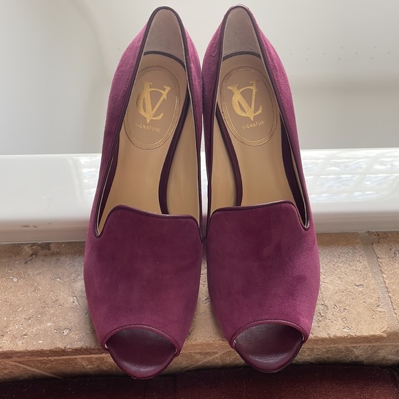 Vince Camuto Signature Suede Open toe Shoes/ heels - 7 - Picture 2 of 7